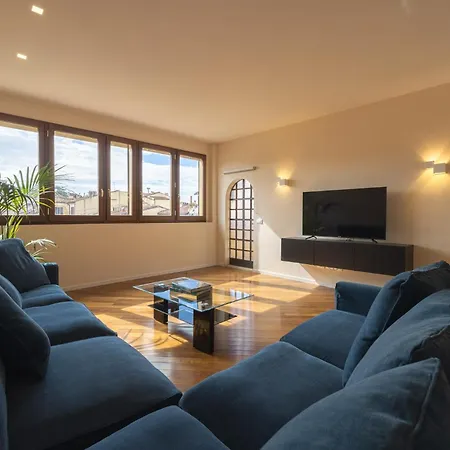 Santa Croce Breath-taking Penthouse * Floransa